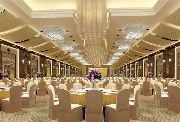大型酒店宴會廳燈具廠家定制  優(yōu)質(zhì)水晶燈飾一站式安裝效果